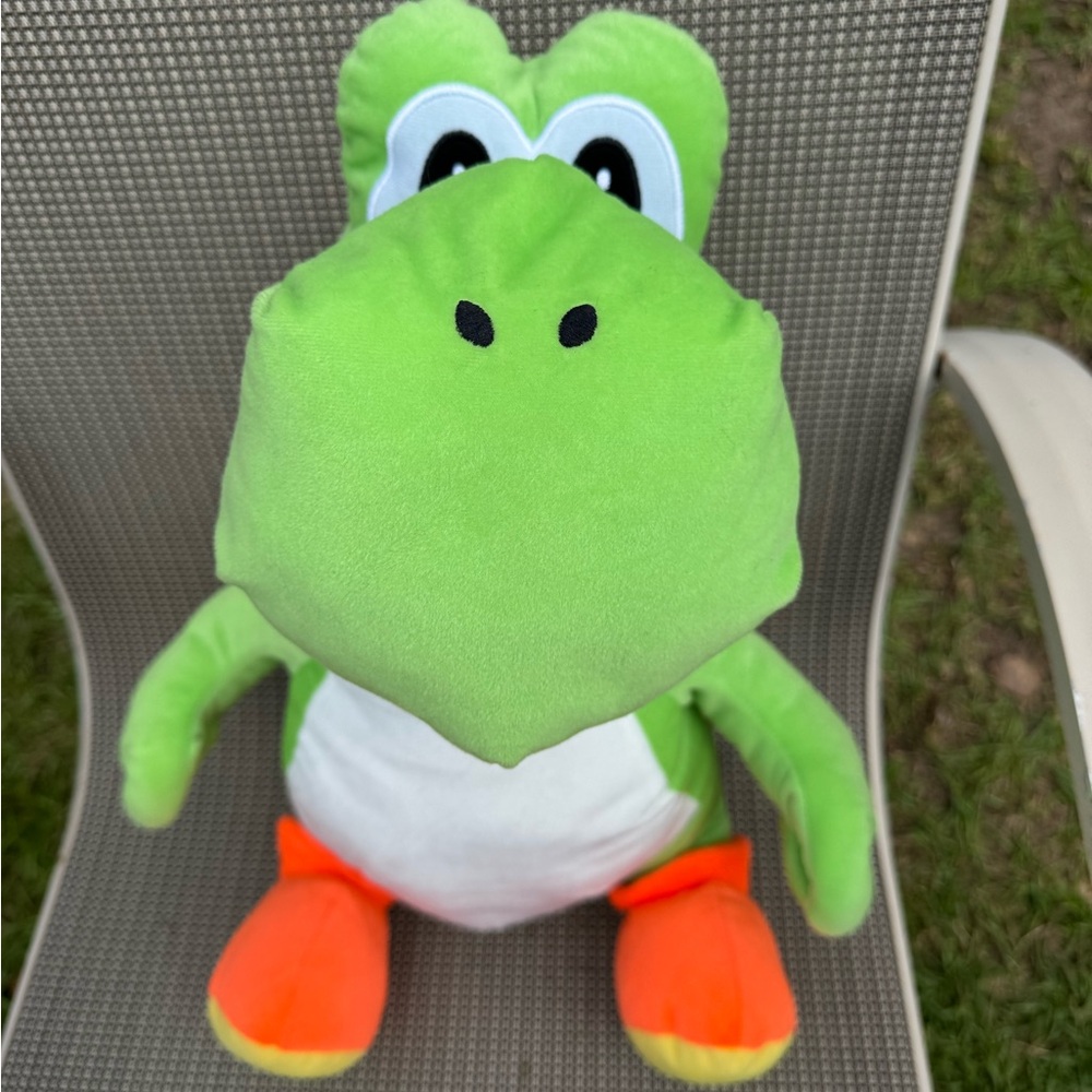Nintendo Super Mario  Yoshi Super Mario Plush Toy with Pocket/Pouch